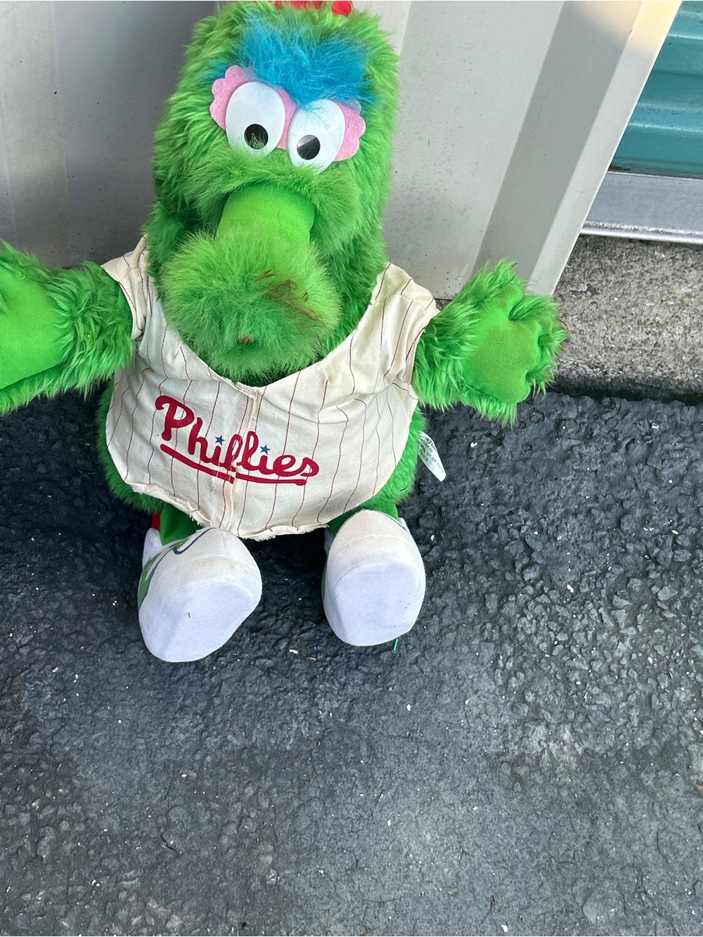 Phillies Green Mascot Kids Costume Plush needs cleaning